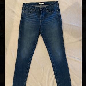 Levis- Skinny Jeans